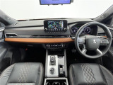 アウトランダー PHEV 2.4 P 4WD 本革シート
