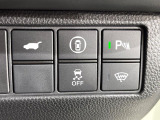【パワーバックドア】スマートキーや運転席のボタンを押すだけでリアゲートが自動で開閉します!荷物を持っている時や、高い位置にあるバックドアを閉める際に便利な機能です♪
