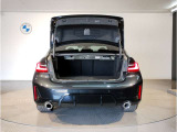 【トランクルーム】十分な容量を確保したトランクルーム。環境へ配慮したスペアタイヤ非搭載のBMW。その分、トランクスペースを有効活用できる様にしてあります。