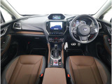 ■視界良好で運転しやすいコックピットです。シンプルで操作性の良いインパネ回りにデザインされ、SUBARUは安全性能に徹底的にまでこだわった視界設計を行っています。