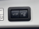 【パワーバックドア】スマートキーや運転席のボタンを押すだけでリアゲートが自動で開閉します!荷物を持っている時や、高い位置にあるバックドアを閉める際に便利な機能です♪