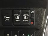 【両側パワースライドドア】両側がパワースライドドアになっており、運転席のスイッチやスマートキーでも開閉が可能です!開口部も広いので乗り降りも楽々♪