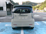 自社専属のスタッフが内外の清掃、ボディの仕上がりを施しています