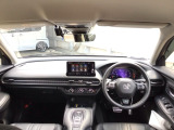 【前方視界】開放的な前方視界!運転がしやすく疲れにくいです♪窓が大きく、見通しがとっても良いおクルマですよ♪