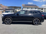 メルセデスが誇るプレミアムSUV。優れた実用性と上質な乗り味が特徴の1台です。
