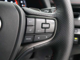 車間距離を保ちながら追従走行するレーダークルーズコントロール(全車速追従機能付)装備。ミリ波レーダーと単眼カメラで先行車を認識し、設定した車間距離を保ちながら追従走行を支援します。