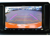 バックモニター付ですので、車庫入れも駐車もラクラクです。