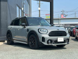 人と違っても、信じる道を走り続ける。違いを否定するのではなく、リスペクトする。MINIは、その一人ひとりの違いをパワーに変えて進化し続けてます