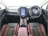 ■視界良好で運転しやすいコックピットです。シンプルで操作性の良いインパネ回りにデザインされ、SUBARUは安全性能に徹底的にまでこだわった視界設計を行っています。