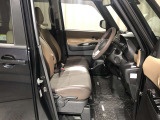 運転席も広々でゆったりとした気分で運転できます☆