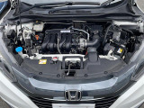 エンジンルームの画像です。店舗にて現車の確認もいただけますので、お電話で在庫のご確認の上是非ご来店くださいませ!!!ワクワクするクルマ選びをご提案します!