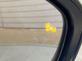 【ブラインドスポットモニター】走行中、ドアミラーの死角になりやすい箇所に後続車が接近するとサイドミラーのレンズに警告を表示!ドライバーに注意喚起をしてくれます。