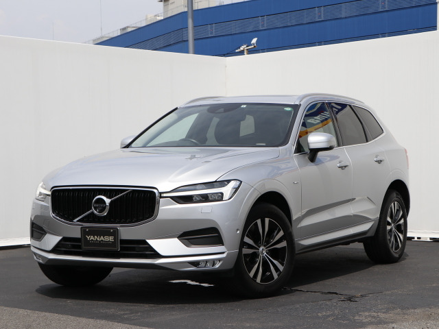 XC60B5 AWD モメンタム 4WD