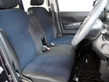運転席まわりです。実際に座ってみて乗り心地を体感してみて下さい。