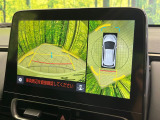 【パノラミックビューモニター】専用のカメラにより、上から見下ろしたような視点で360度クルマの周囲を確認することができます☆死角部分も確認しやすく、狭い場所での切り返しや駐車もスムーズに行えます。