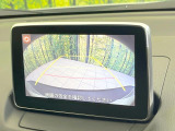 【バックカメラ】駐車時に後方がリアルタイム映像で確認できます。大型商業施設や立体駐車場での駐車時や、夜間のバック時に大活躍!運転スキルに関わらず、今や必須となった装備のひとつです!