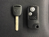 スマートキーです!ドアの施錠・解錠・エンジンの始動がスムーズで大変便利です!