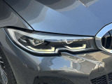 また、BMW正規認定中古車は、エマージェンシーサービスが自動付帯。24時間365日、皆様のカーライフをサポート致します。確かな安心のうえで、「駆けぬける歓び」をご堪能ください。