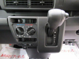 ダイハツディーラーでは「ダイハツ認定中古車」という基準を設け、車選びに詳しくないお客様でも「安心して選べる」をご提供しています。