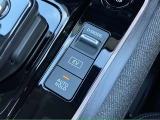 信号待ちなどでブレーキから足を離しても停車を維持してくれるオートブレーキホールド。アクセルを踏むとブレーキが解除され発進が可能です。