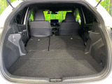 普段のお買い物や通勤、送迎等に十分な荷室スペースを確保しております。セカンドシートを倒すと、大きな荷物の積載も可能です♪