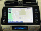 【メーカー純正9型ナビ】インテリアに溶け込むスタイリッシュな「専用設計」メーカーナビを装備♪視認性や操作性など基本性能にも優れ、より上質なカーライフをお楽しみいただけます。