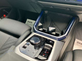 【BMWの伝統】BMWのお車は、“駆け抜ける歓び”を意識し、走行の安定性とコーナリングの良さを追求し、思い通りにハンドルの操作可能です。