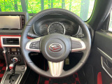 【純正革巻きステアリング】上質な革を使用することで、手にしっかり馴染みとても運転しやすいハンドルです♪
