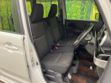 運転席シート廻りは使用感も少なく、良好な状態となっています。丁寧に使われていたことがよくわかりますね。