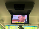 【フリップダウンモニター】大画面モニターで後席でもエンタメをお楽しみいただけます。小さなお子様にも大人気の装備です♪