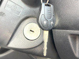 【キーレス】少し離れた場所からでもボタン一つでドアの開錠・施錠ができるのでとっても便利!ドアの鍵穴周りに傷をつけることもありません♪