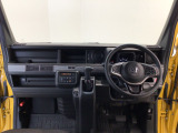 【前方視界】開放的な前方視界!運転がしやすく疲れにくいです♪窓が大きく、見通しがとっても良いおクルマですよ♪