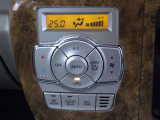 【オートエアコン】お好みの温度に設定して頂くと、車内の温度を自動調整♪快適にクルマの中を過ごして頂けます。