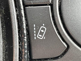 【レーントレーシングアシスト(LTA)】レーダークルーズコントロール使用時に、車線の中央を走るように支援したりお知らせしたりして、車線逸脱を防ぎます!機能には限界があるためご注意ください。