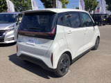 日産自動車認定のクオリティショップ」3つのお約束: 3≫「店⇒清潔で明るく、さらに快適なお店へ」 展示スペースがしっかり確保されているので、実際に見て乗って納得のいくまでご検討いただけます。
