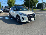 ルーフレール付き ルーフキャリア ルーフボックス等を取り付けるのに便利です。また、洗車の時に掴みながらルーフを拭く事が出来るので便利です!
