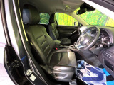 運転席シート廻りは使用感も少なく、良好な状態となっています。丁寧に使われていたことがよくわかりますね。