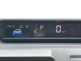 センターメーターを採用しております^^視線の移動が少なく、より安全な運転ができますね!