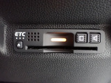 デザインスッキリのビルトイン『ETC』!高速道路の特典はもちろん、キャッシュレスなので料金所では徐行するだけで通過可能です!