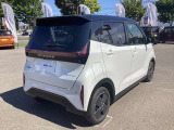 日産自動車認定のクオリティショップ」3つのお約束: 3≫「店⇒清潔で明るく、さらに快適なお店へ」 展示スペースがしっかり確保されているので、実際に見て乗って納得のいくまでご検討いただけます。