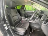 運転席シート廻りは使用感も少なく、良好な状態となっています。丁寧に使われていたことがよくわかりますね。