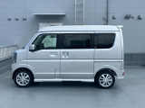 助手席側のサイドビューです。車体全体を把握しやすそうですね!