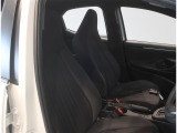 サイドからしっかりとホールドしてくれる運転席・助手席シートは、長時間の運転でも体のブレを軽減し疲れにくいシートです◎