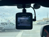 【ドライブレコーダー】映像・音声などの運転中の記録を残します。事故などを起こした起こされた時の証拠になりえますので、もしも時でも安心ですね。