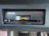 スッキリと収まったETC2.0ユニット。 やはり便利さからマストアイテムになってきましたね。