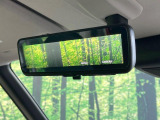 【デジタルルームミラー】後席の大きな荷物や同乗者で後方が確認しづらい時でも安心!カメラが撮影した車両後方の映像をルームミラー内に表示。クリアな視界で状況の確認が可能です!