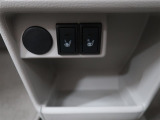 【シートヒーター】運転席、助手席ともにシートヒーター装備です。寒い朝、車内が暖まるのを待たずに快適に出発できます♪気持ちよく1日が始まります。