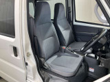 【運転席&助手席シートヒーター】背面と座面、両方から体を直接温めるので、冬場でも快適に運転ができます!