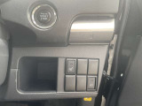 スマートキーなので、キーを差し込まなくても車内にキーを持ち込むだけでエンジンの始動ができます。