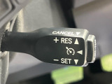 【レーダークルーズコントロール】高速道路での長距離走行が楽に!!自動で速度を保つクルーズコントロールが、衝突軽減システムと連携し、前方の車両を感知して車間を保つように速度調節してくれます!!